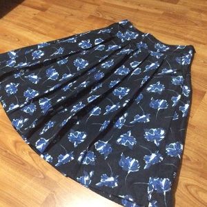 Blue flower patterned midi skirt